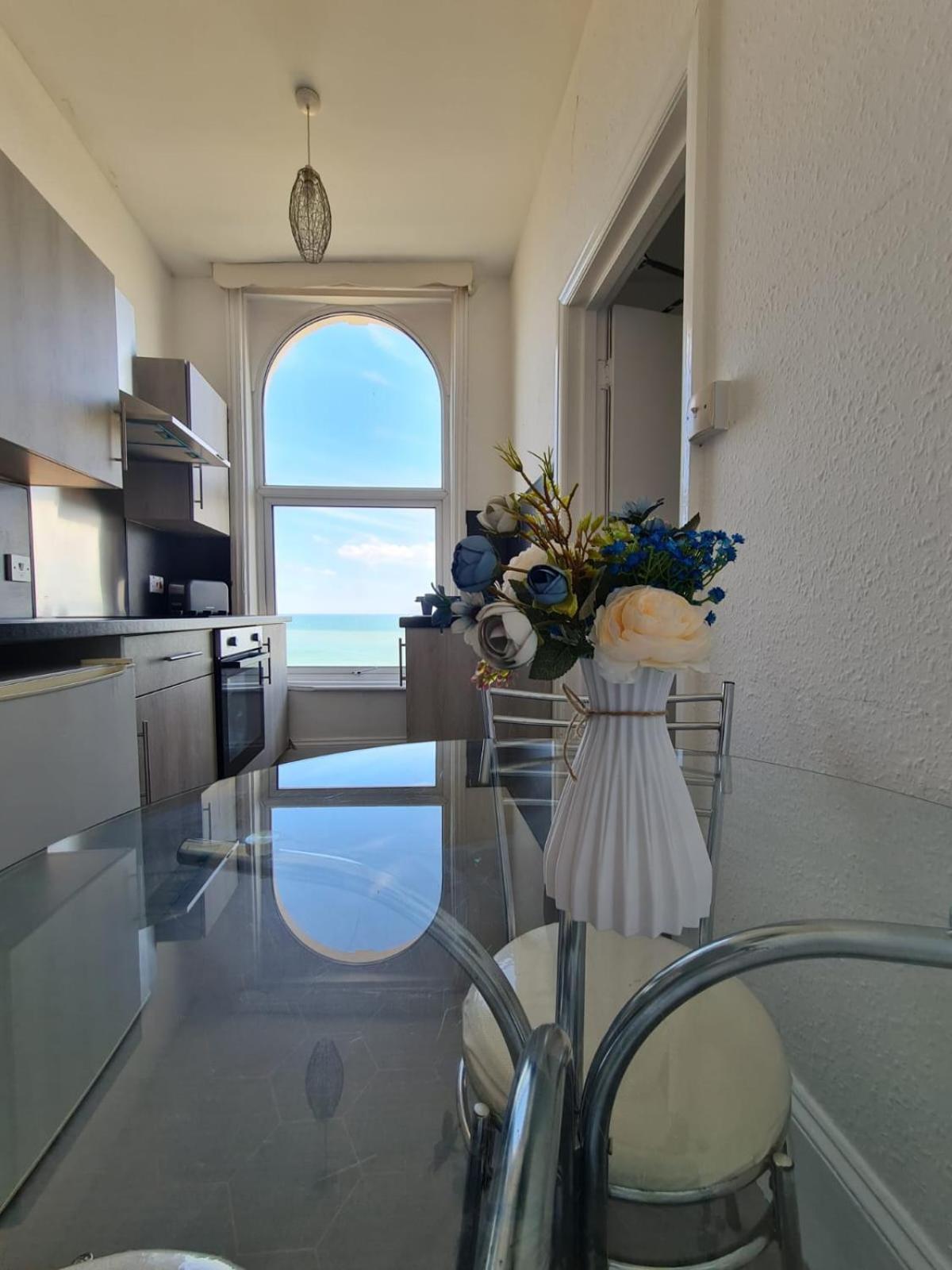 Apartment Farina No5, Sea View Sleeping 2 Guests
